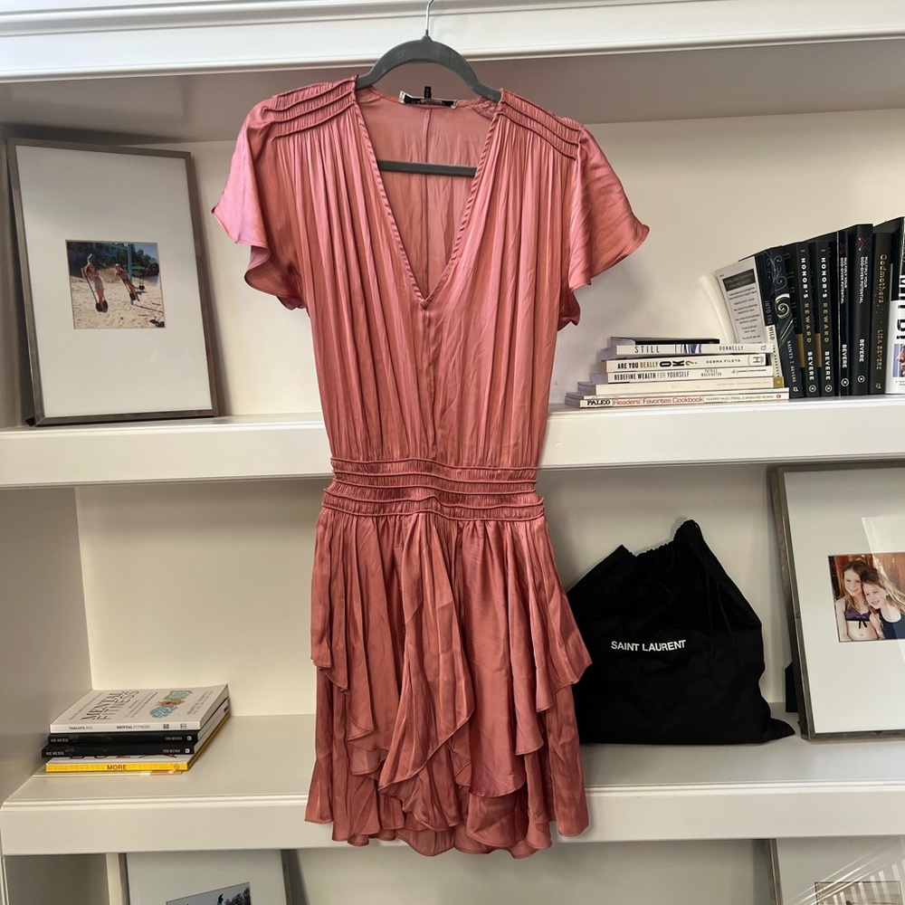 Halston heritage mini dress with ruched middle